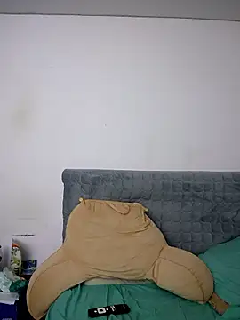 Snapshot of morenocabro10 chatting on January 13, 2026, 3:32 am morenocabro10 online show from January 13, 2026, 3:32 am