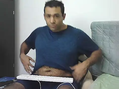 Snapshot of morenocabro10 chatting on December 2, 2025, 10:33 pm morenocabro10 online show from December 2, 2025, 10:33 pm