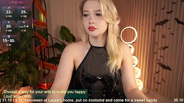 Snapshot of LauraWifeness chatting on October 29, 2025, 6:12 am LauraWifeness online show from October 29, 2025, 6:12 am