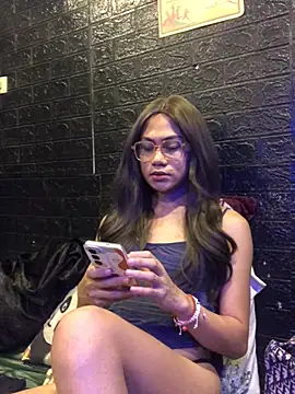 HOTkendraCumXxx online show from April 3, 2026, 1:06 pm