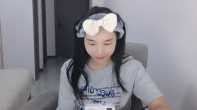 Lisa-3333 online show from June 20, 2026, 1:05 pm
