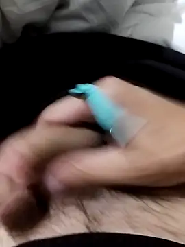 idhem   31 online show from April 10, 2026, 8:49 pm