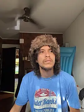 Luxx 14 online show from April 15, 2026, 9:15 pm