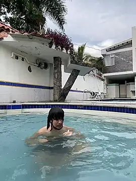 Snapshot of Luxx_14 chatting on February 15, 2026, 8:19 pm Luxx 14 online show from February 15, 2026, 8:19 pm