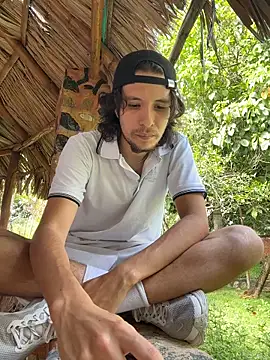 Luxx 14 online show from April 9, 2026, 7:53 pm