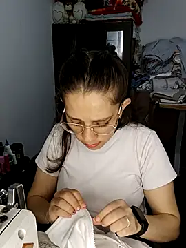 Snapshot of Isabella5_Brown_ chatting on December 2, 2025, 4:30 pm Isabella5 Brown online show from December 2, 2025, 4:30 pm