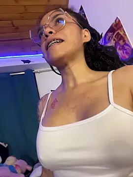 kitty aikooo online show from November 6, 2025, 2:37 am