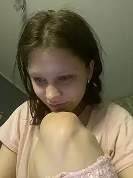 Snapshot of Lunliss chatting on September 27, 2025, 9:32 pm Lunliss online show from September 27, 2025, 9:32 pm