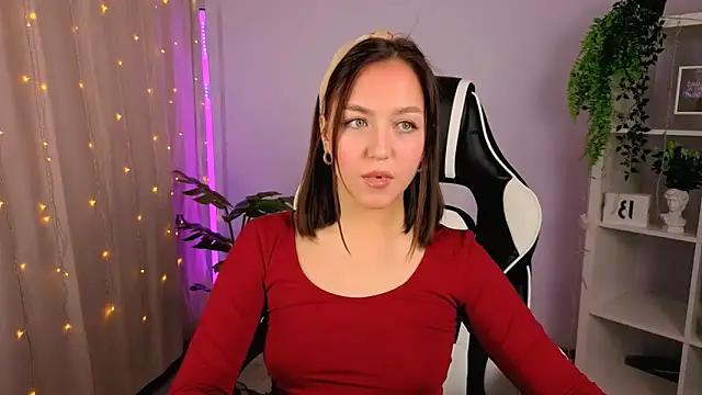 Snapshot of CindySparkl chatting on November 1, 2025, 6:30 am CindySparkl online show from November 1, 2025, 6:30 am