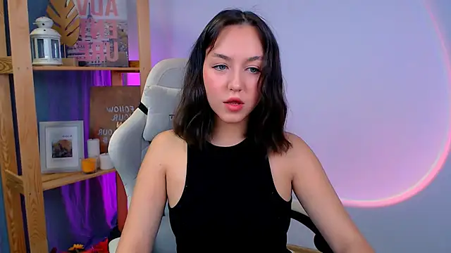 Snapshot of CindySparkl chatting on November 17, 2025, 7:12 am CindySparkl online show from November 17, 2025, 7:12 am