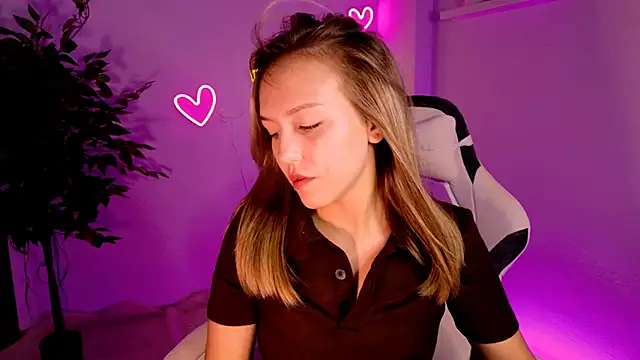 CindySparkl online show from July 9, 2026, 4:35 am