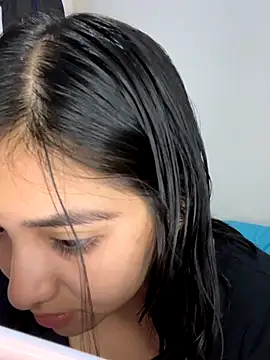 Snapshot of Milly_Sweet14 chatting on September 25, 2025, 3:12 am Milly Sweet14 online show from September 25, 2025, 3:12 am