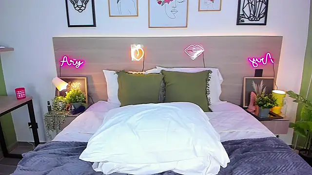 Snapshot of arielmishel chatting on September 24, 2025, 6:42 am arielmishel online show from September 24, 2025, 6:42 am