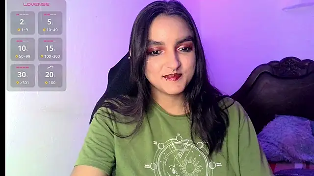 Snapshot of Ari_20_ chatting on November 5, 2025, 12:14 am Ari 20 online show from November 5, 2025, 12:14 am