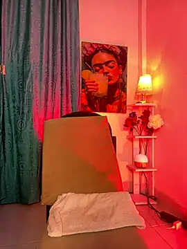 Snapshot of Megan-picozi chatting on November 23, 2025, 2:32 am Megan-picozi online show from November 23, 2025, 2:32 am