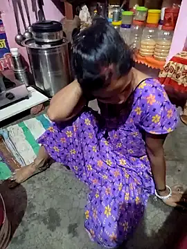 Snapshot of Cut_ragni chatting on September 12, 2025, 5:13 pm Cut ragni online show from September 12, 2025, 5:13 pm