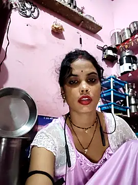 Snapshot of Cut_ragni chatting on October 7, 2025, 5:47 pm Cut ragni online show from October 7, 2025, 5:47 pm
