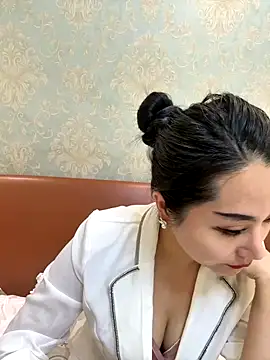 Snapshot of Candice888 chatting on November 10, 2025, 11:48 am Candice888 online show from November 10, 2025, 11:48 am