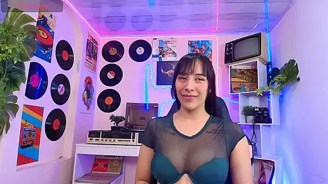 Snapshot of saori_katusmi chatting on November 4, 2025, 11:47 am saori katusmi online show from November 4, 2025, 11:47 am