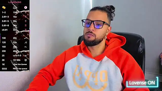 Snapshot of Ernesto-Rodriguez82 chatting on December 3, 2025, 7:13 pm Ernesto-Rodriguez82 online show from December 3, 2025, 7:13 pm