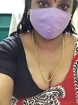 Snapshot of yoga-mithraa chatting on January 13, 2026, 4:33 pm yoga-mithraa online show from January 13, 2026, 4:33 pm