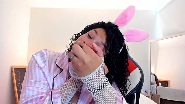 Snapshot of Dakota_Mars chatting on December 4, 2025, 7:57 pm Dakota Mars online show from December 4, 2025, 7:57 pm