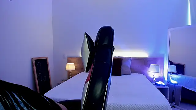 Snapshot of Dakota_Mars chatting on December 15, 2025, 7:31 pm Dakota Mars online show from December 15, 2025, 7:31 pm