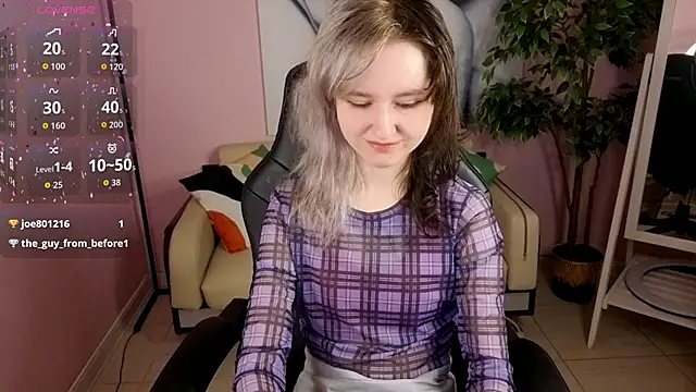 girl next doorr online show from June 7, 2026, 12:54 pm