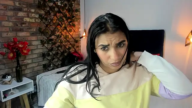 Lia Blake  online show from February 13, 2026, 12:05 pm