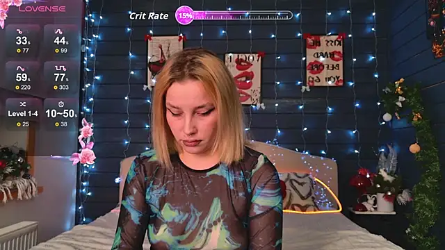 Snapshot of Crystal_Jull chatting on December 17, 2025, 8:47 pm Crystal Jull online show from December 17, 2025, 8:47 pm