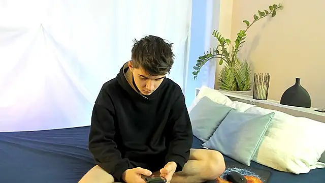 Snapshot of SherlockMax chatting on February 5, 2026, 7:32 pm SherlockMax online show from February 5, 2026, 7:32 pm