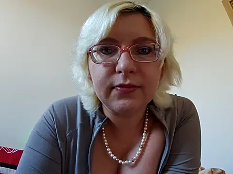 VikaKing online show from November 6, 2025, 10:08 am