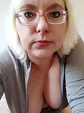 VikaKing online show from December 20, 2025, 10:29 am