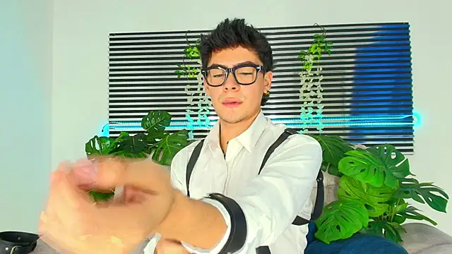 CamiiGuzmanX online show from March 5, 2026, 10:16 pm