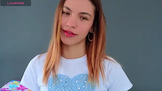 AntonellaaRossii online show from November 14, 2025, 2:32 pm