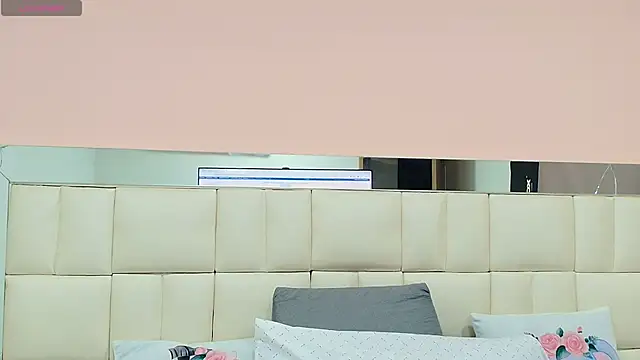 Snapshot of gisell_gomez chatting on November 7, 2025, 12:21 pm gisell gomez online show from November 7, 2025, 12:21 pm