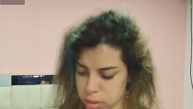 Snapshot of gisell_gomez chatting on December 15, 2025, 12:22 pm gisell gomez online show from December 15, 2025, 12:22 pm