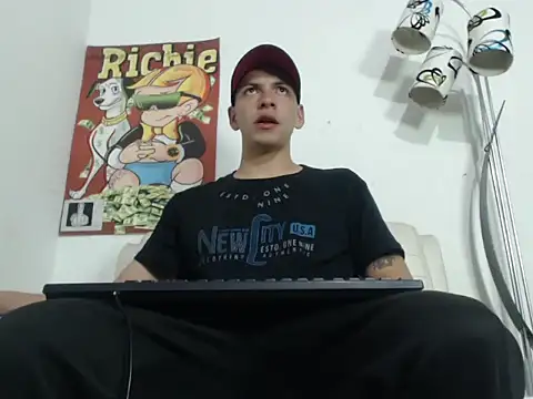 Thomasjons  online show from November 9, 2025, 2:37 am