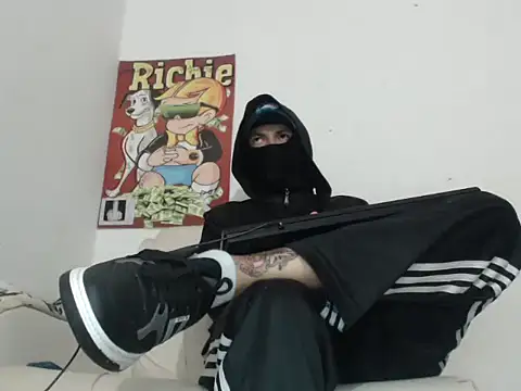 Thomasjons  online show from November 4, 2025, 12:47 am