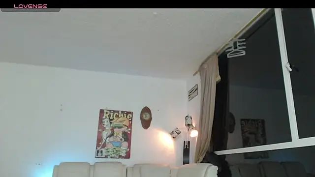 Snapshot of Thomasjons_ chatting on April 28, 2026, 10:08 am Thomasjons online show from April 28, 2026, 10:08 am
