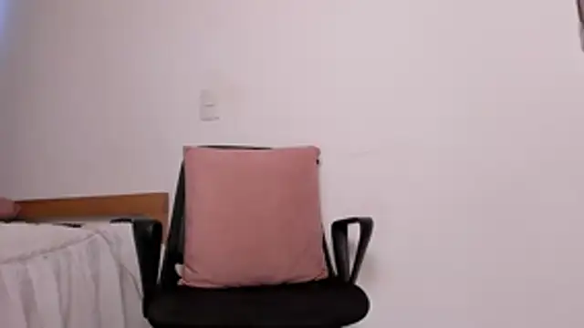 axel davis  online show from November 3, 2025, 8:34 pm