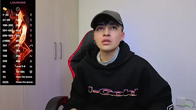 imlaiaaa online show from December 16, 2025, 12:59 am