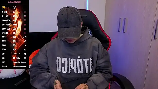 imlaiaaa online show from December 3, 2025, 11:47 pm