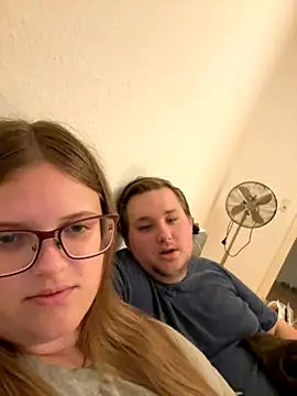 Snapshot of CurvyPaar2 chatting on September 11, 2025, 7:03 pm CurvyPaar2 online show from September 11, 2025, 7:03 pm