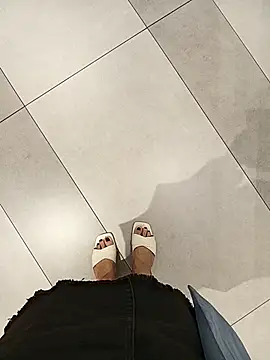 Jessical--Li online show from November 18, 2025, 4:16 am