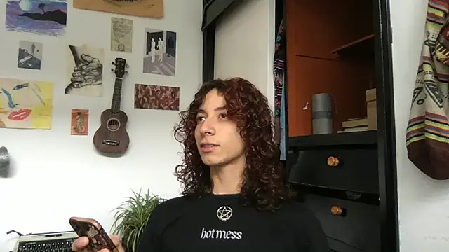 Snapshot of camille_delrey chatting on February 2, 2026, 6:40 pm camille delrey online show from February 2, 2026, 6:40 pm