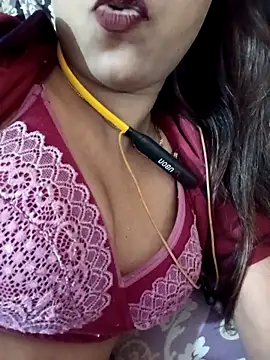 payalsharma95 online show from October 1, 2025, 4:22 pm