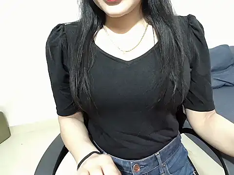 Hazel Angel online show from November 27, 2025, 1:55 pm