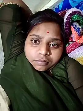 Snapshot of Hot_crety chatting on October 11, 2025, 4:30 pm Hot crety online show from October 11, 2025, 4:30 pm