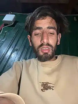 lyath3245 online show from April 10, 2026, 4:47 pm